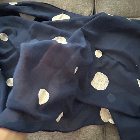 Light scarf - Picture 3 of 3